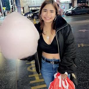 Meet your Posher, Alondra